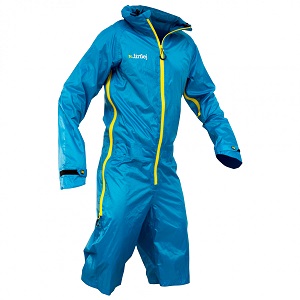 combinaison de pluie et boue