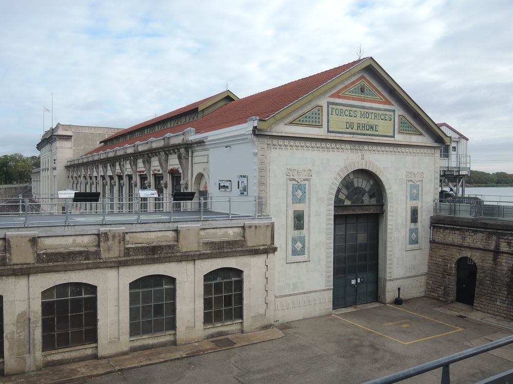 Barrage hydro-électrique avant Jonage