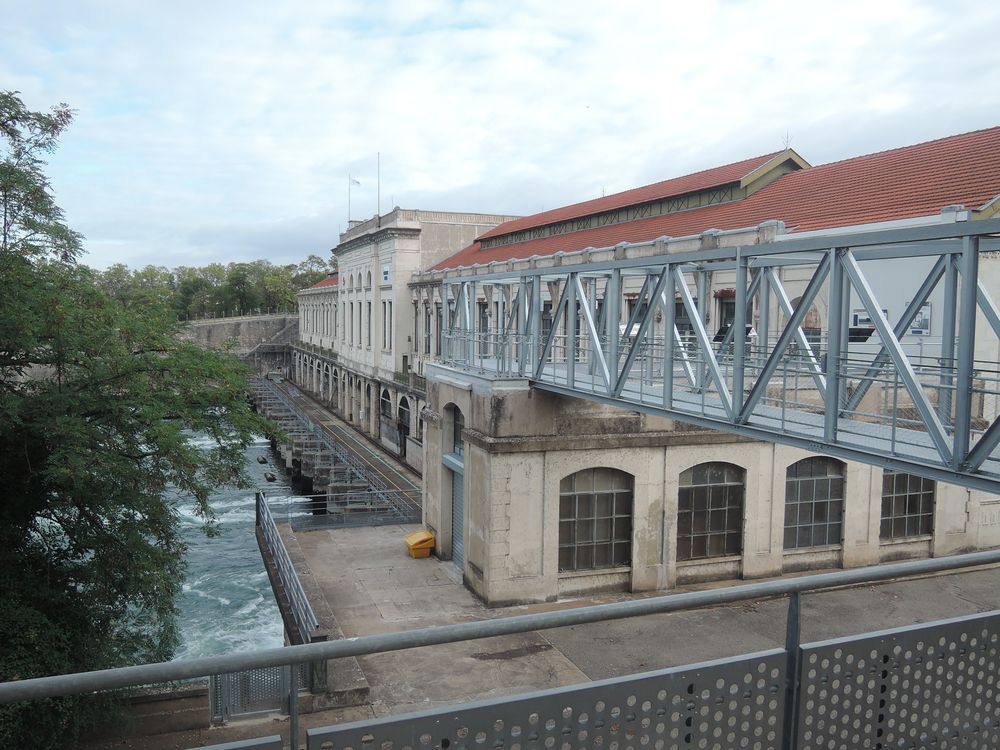 Barrage hydro-électrique avant Jonage