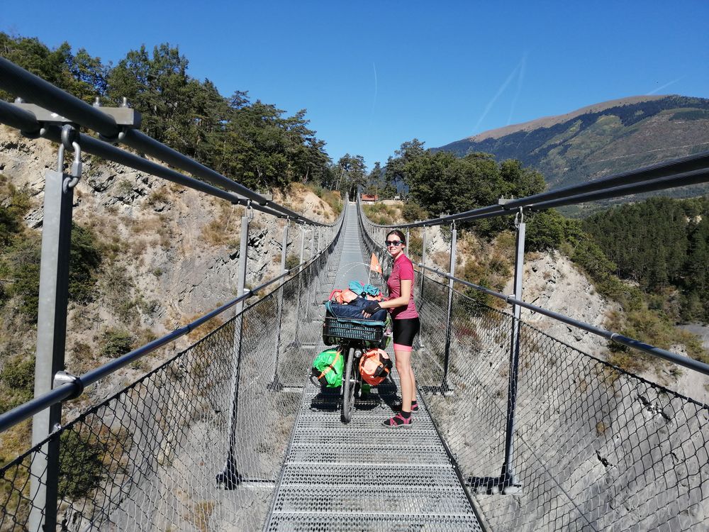 Lac de Monteynard: la passerelle de l'Ebron