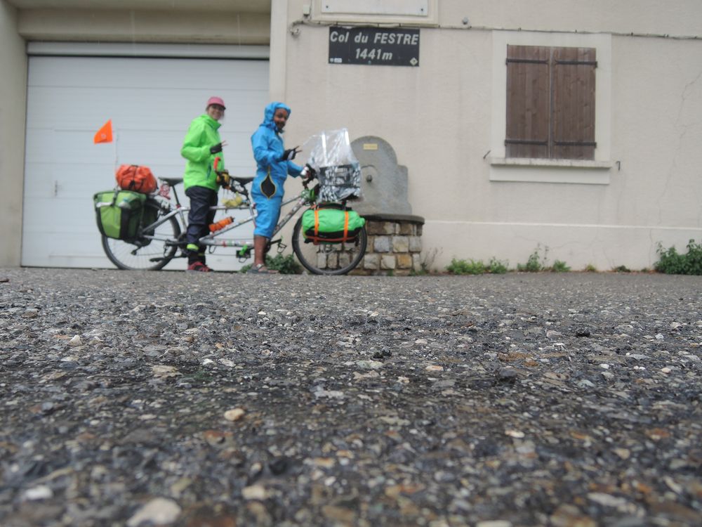 Le col du Festre à 1441m d'altitude! Sous la pluie!