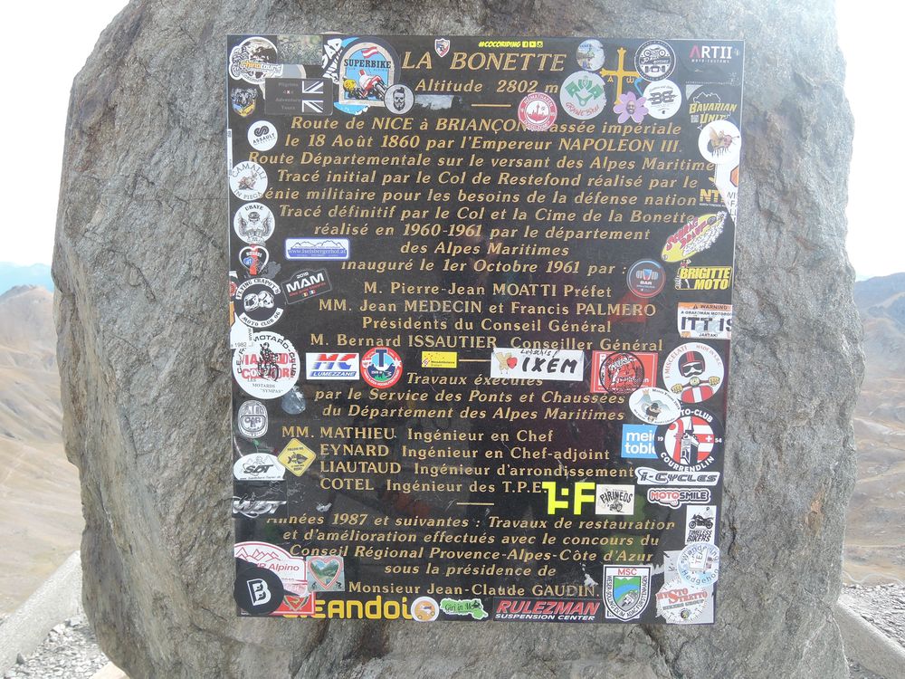 Nous aussi on a collé notre autocollant! (tout en bas, presque au milieu)