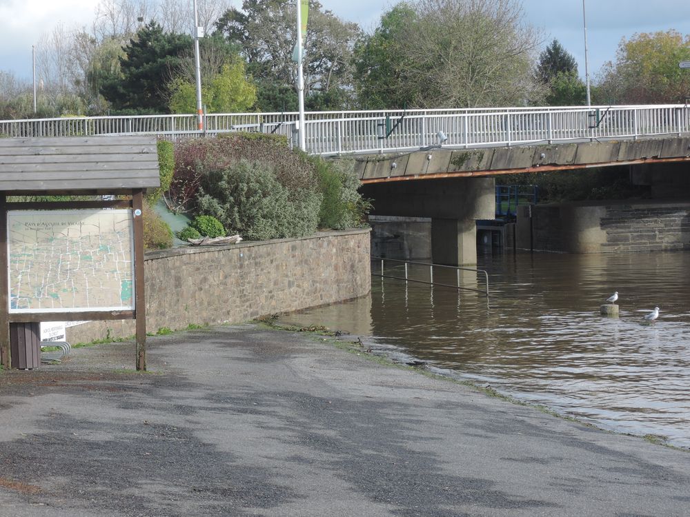 La Vilaine a débordé et crée quelques inondations