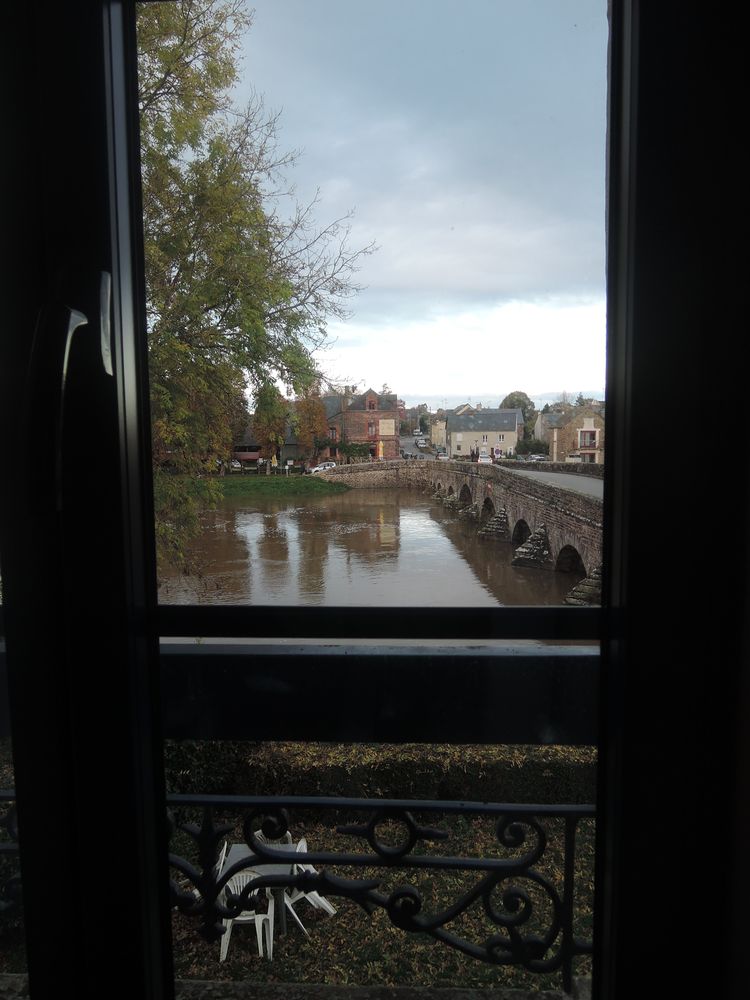 Vue de notre chambre au Grand Hôtel à Pont Réan