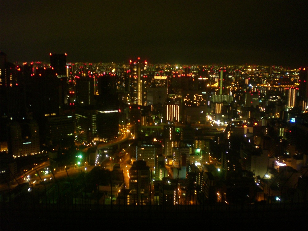 Osaka by night: vue du haut des terrasses du Sky Building