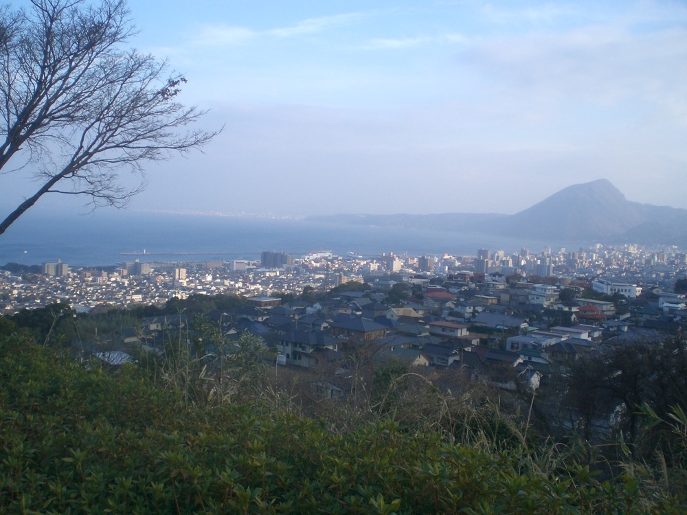 Panorama depuis le château de Beppu: côté baie