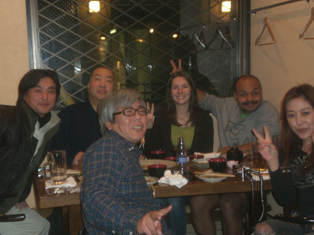 Soirée Takoyaki entre autres...: photo de notre table avec le chef!