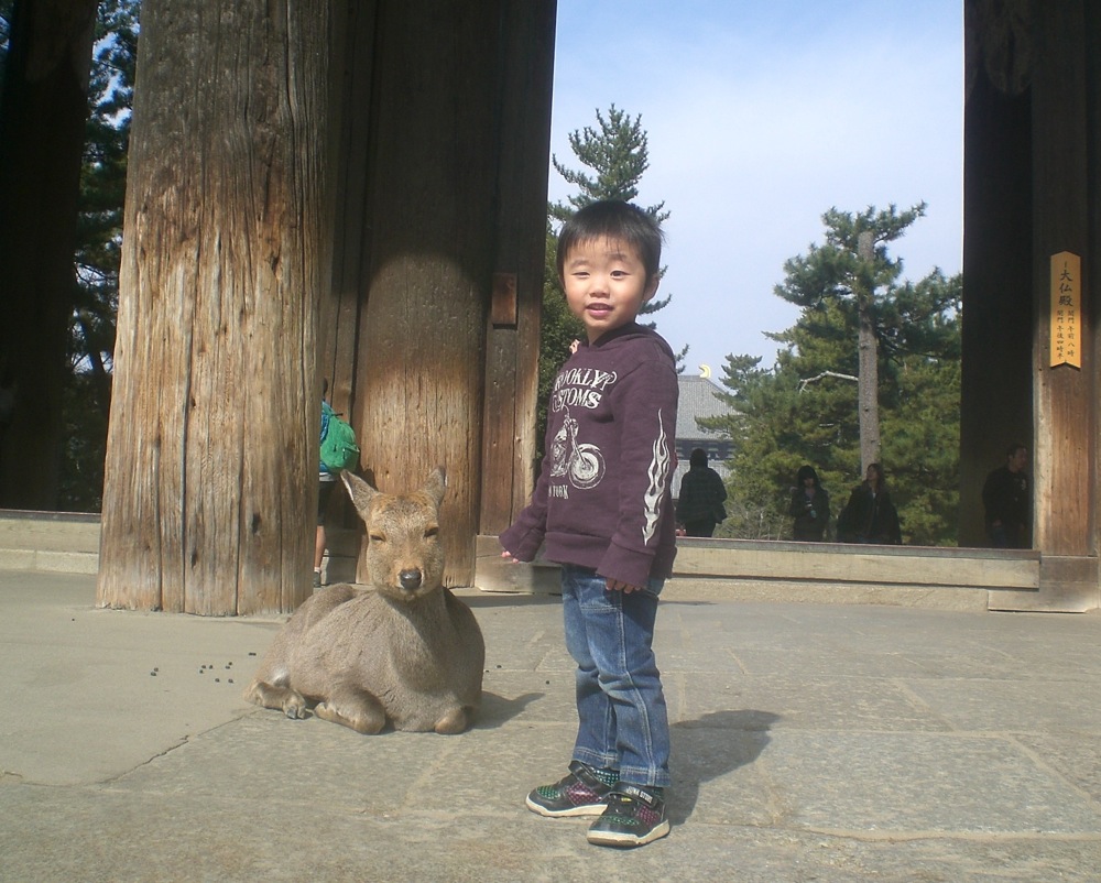 Tous deux ont accepté de poser pour la photo de nombreux touristes qui passaient à ce moment-là