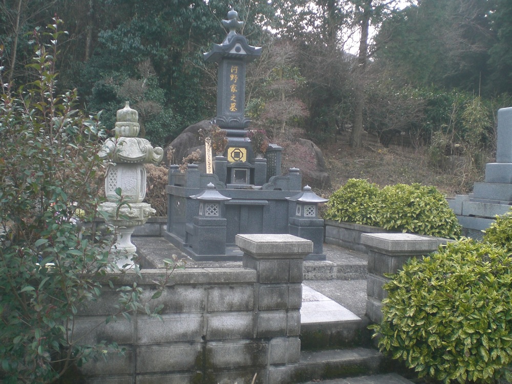Un petit cimetière perdu dans la montagne, à quelques pas de notre campement