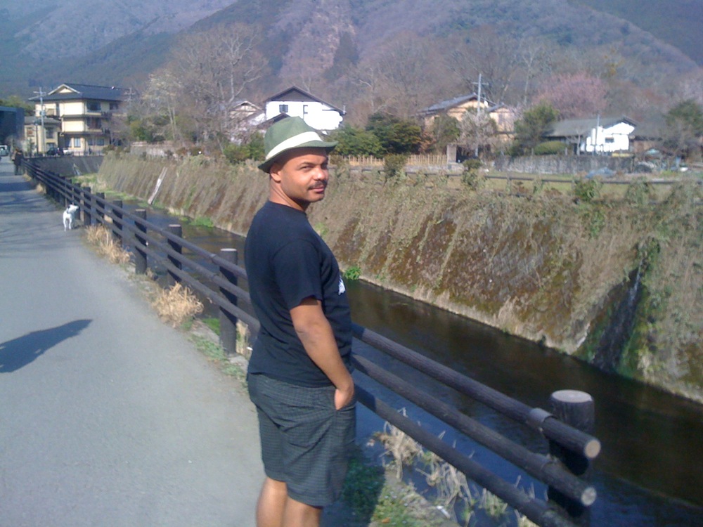 Yafuin: Qui c'est qui pue et qu'est pas biau ? ... (extrait d'une fameuse chanson ch'ti, enfin je crois)