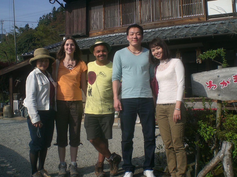 Dimanche sous les cerisiers: après le repas, on fait quelques photos de groupe