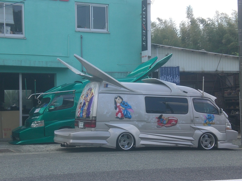 Des vans tunnés japonais... 