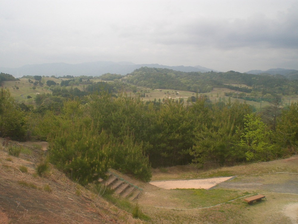 Le camping était en fait en haut de la montagne. Les vélos sont restés en bas! Vue depuis notre camping le lendemain matin