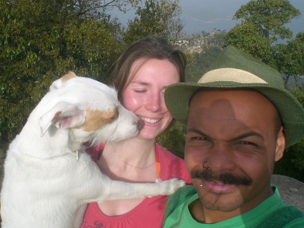 Il faut absolument immortaliser ce moment (on n'est quand même pas monté pour rien!) mais il y a trop de soleil!