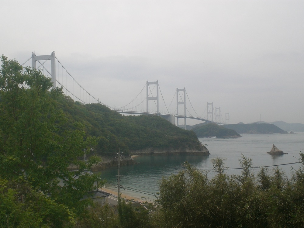 Le dernier pont, celui qui nous amène à Imabari sur Shikoku, mesure 6km de long