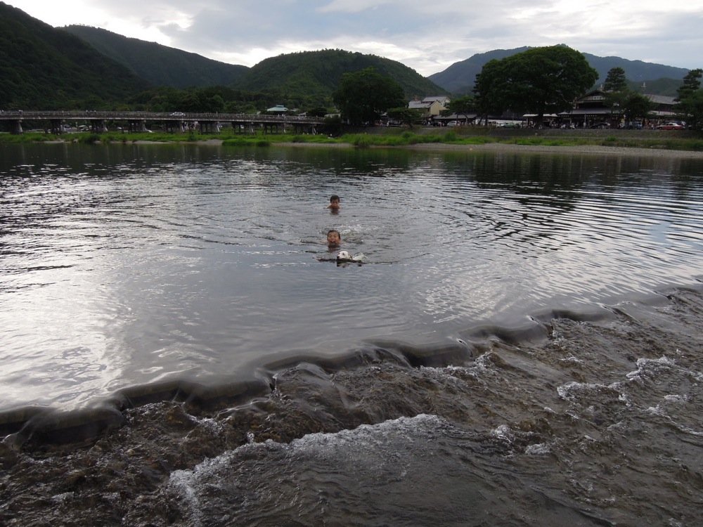 On est bien dans cette rivière!