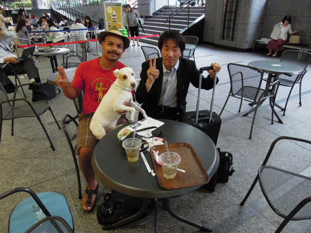 Entre 2 shinkansen (TGV japonais) rencontre à la gare de Kyoto avec notre ami Jazzybird croisé pour la 1ere fois à Shikoku