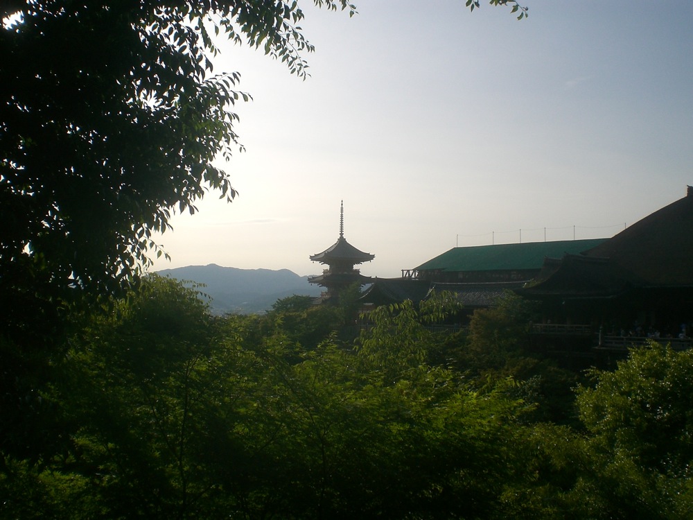La pagode, vue de l'autre côté du temple