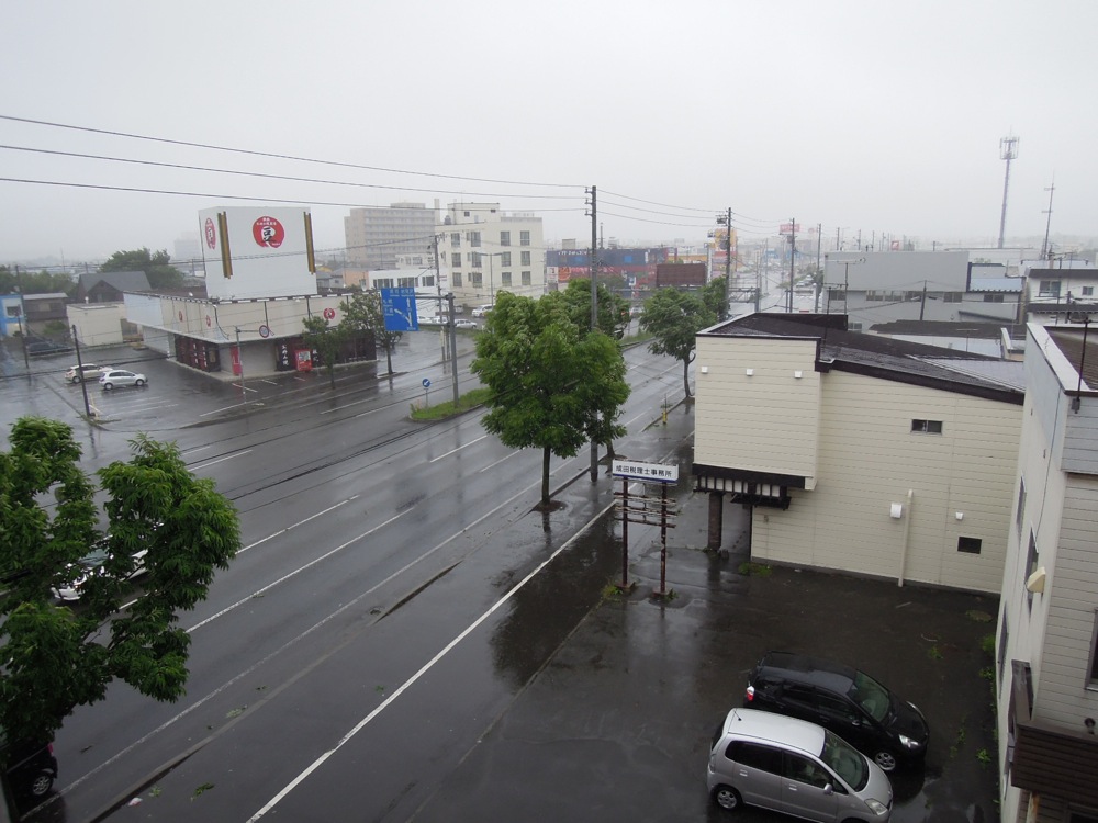 Depuis notre arrivée à Hokkaido, voici notre quotidien! Résultat = 3 nuits d'hôtel avant même de commencer!