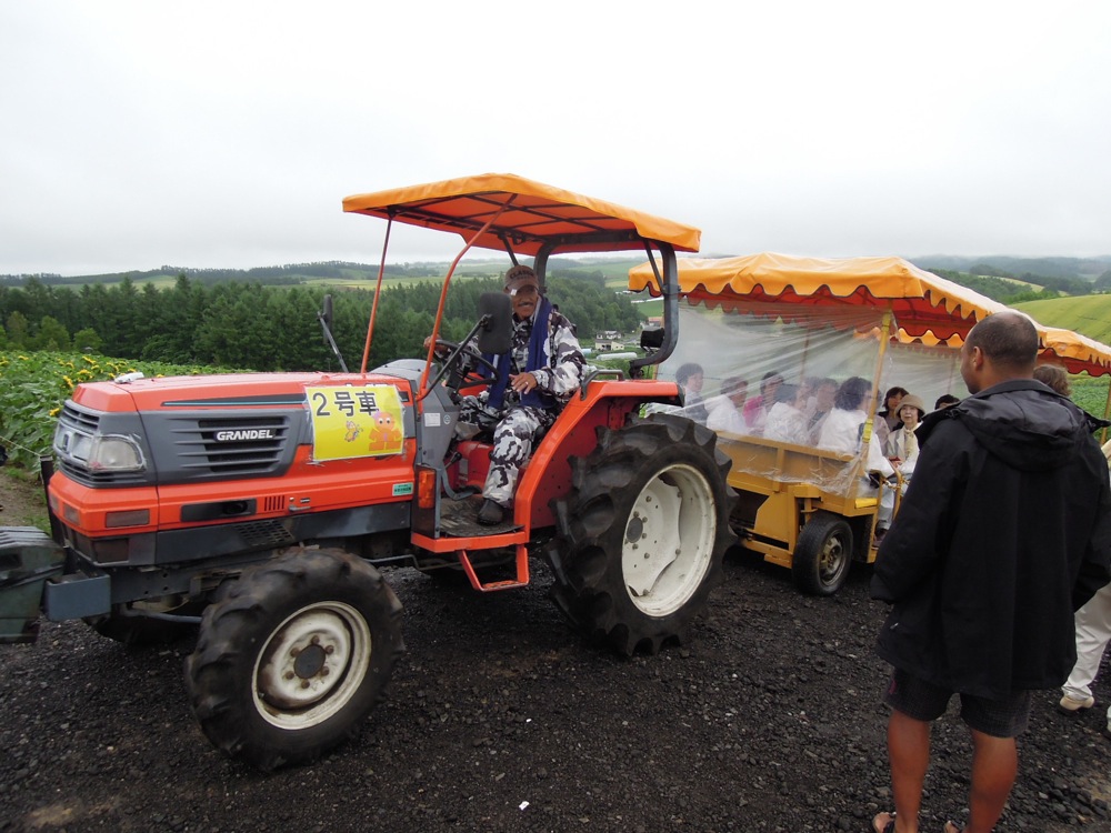 Une des attractions de cette ferme: c'est le tour en tracteur!