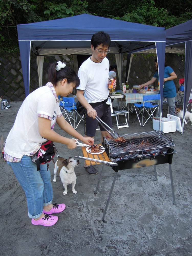 Barbecue: il est 9h alors on se met au fourneau!