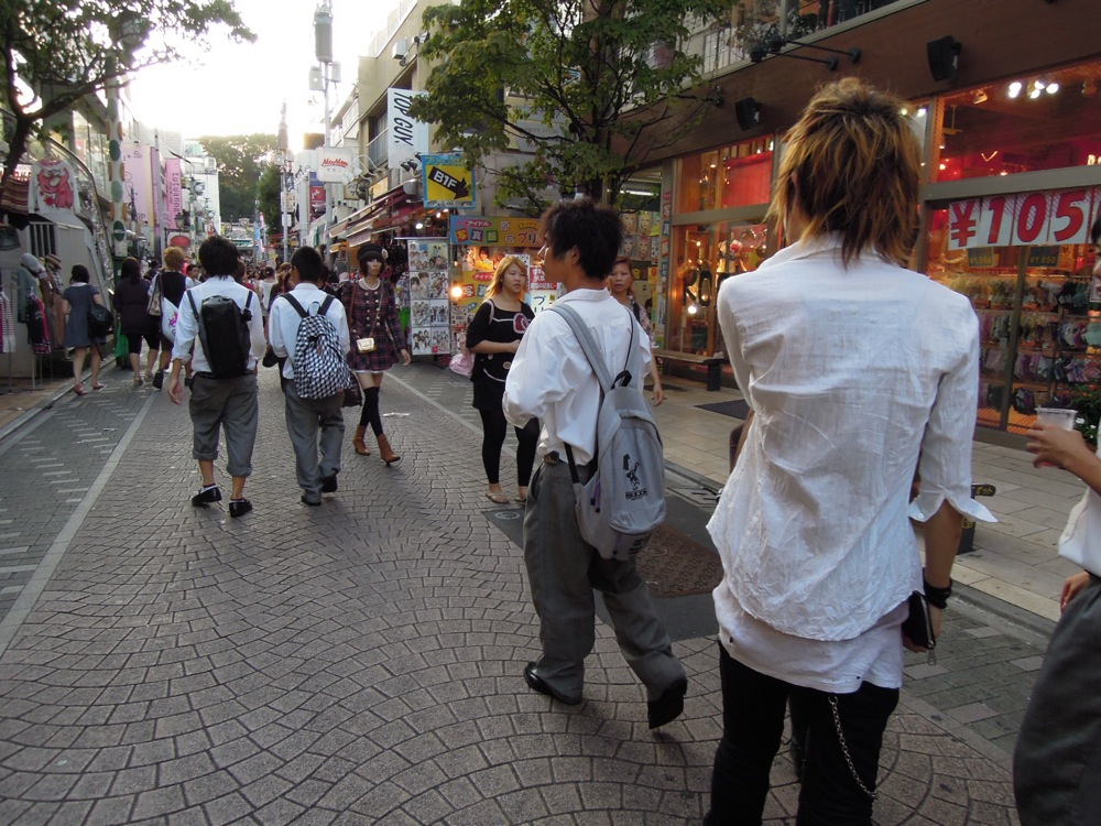 Les jeunes de Harajuku: toujours de belles coiffures, même pour les hommes!